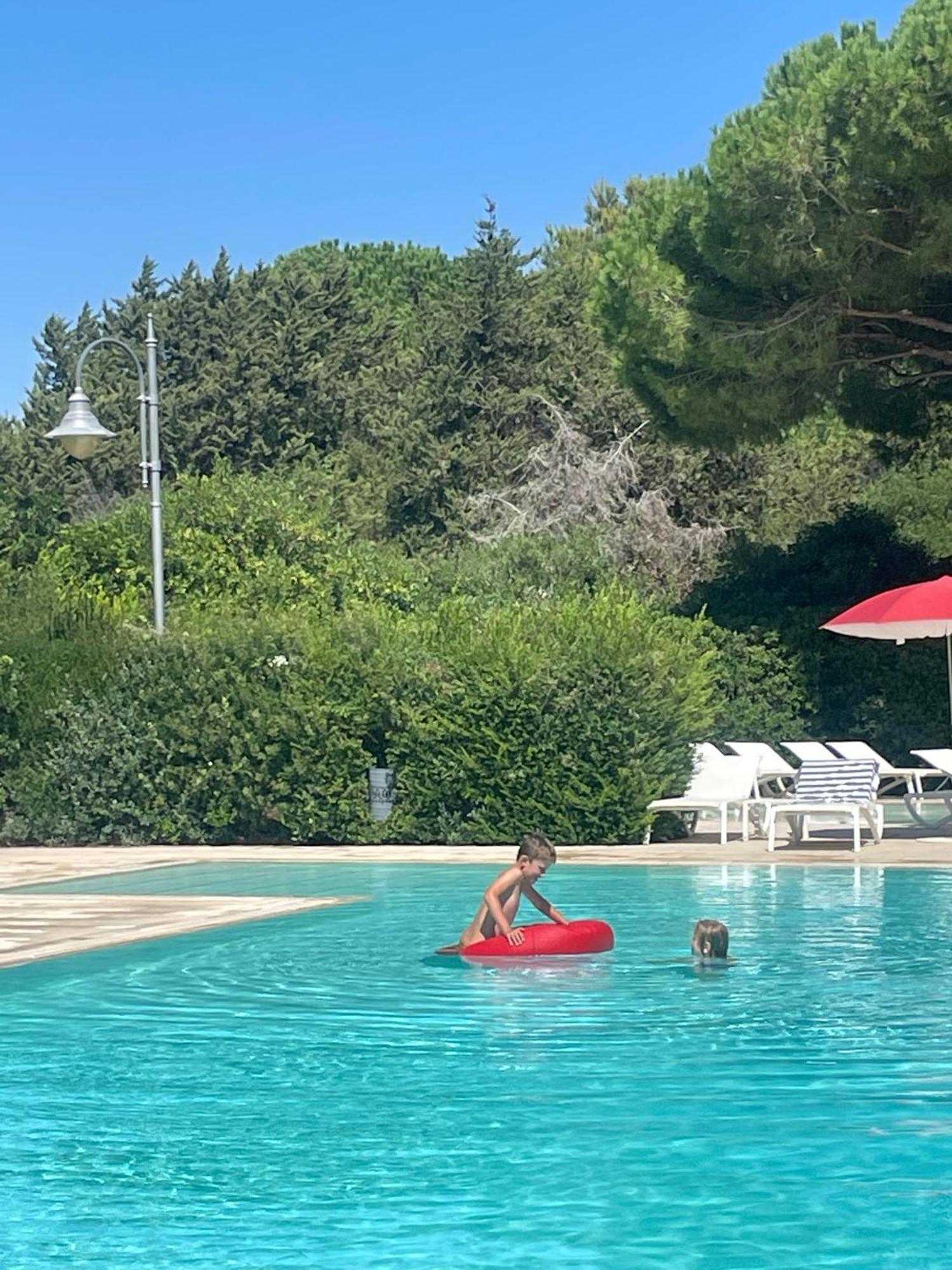 Villaggio I Sorbizzi Marina Di Bibbona Bagian luar foto