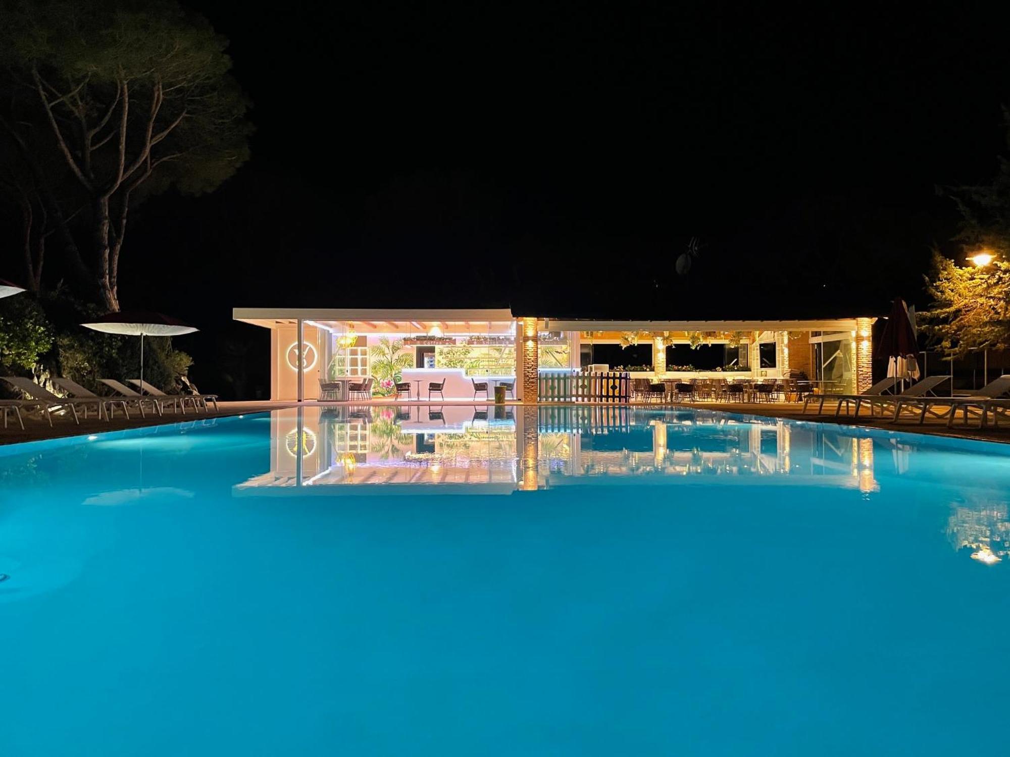 Villaggio I Sorbizzi Marina Di Bibbona Bagian luar foto